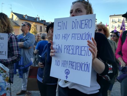 Exigen en la calle el cumplimiento del pacto contra la violencia de género Exigen en la calle el cumplimiento del pacto contra la violencia de género