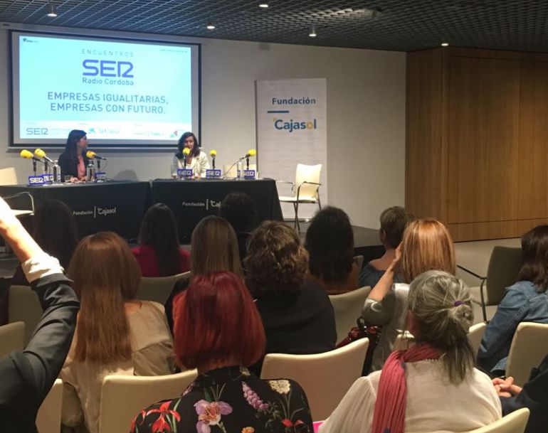 Beatriz López y Raquel Cabezudo. Beatriz López y Raquel Cabezudo.