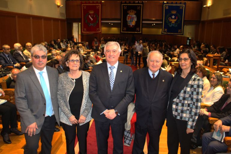De esquerda a dereita: Eduardo Moscoso, Blanca Roig, Juan Viaño, Xesús Alonso Montero e Mª Dolores Álvarez. Foto: Paula Martínez Graña. De esquerda a dereita: Eduardo Moscoso, Blanca Roig, Juan Viaño, Xesús Alonso Montero e Mª Dolores Álvarez. Foto: Paula Martínez Graña.