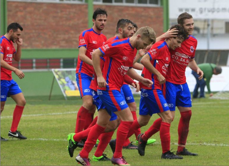 Este domingo en el campo de O Couto, la Unión Deportivo Ourense, disputará la penúltima jornada de liga, recibiendo al Sanxenxo. El equipo de Fernando Currás, afrontará este partido como una nueva final hacia el ascenso. Este domingo en el campo de O Couto, la Unión Deportivo Ourense, disputará la penúltima jornada de liga, recibiendo al Sanxenxo. El equipo de Fernando Currás, afrontará este partido como una nueva final hacia el ascenso.