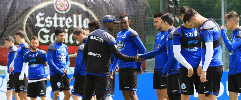 Seedorf saluda a los canteranos Seedorf saluda a los canteranos