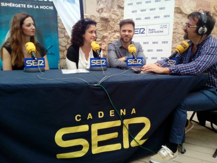 Foto de izda a derecha: Laura Rodríguez, violinista; María José Martínez, coordinadora del programa 'Entre Cuerdas y Metales'; Oscar Requena, pianista y Miguel Meroño, director-presentador de Hoy por hoy Cartagena. Foto de izda a derecha: Laura Rodríguez, violinista; María José Martínez, coordinadora del programa 'Entre Cuerdas y Metales'; Oscar Requena, pianista y Miguel Meroño, director-presentador de Hoy por hoy Cartagena.