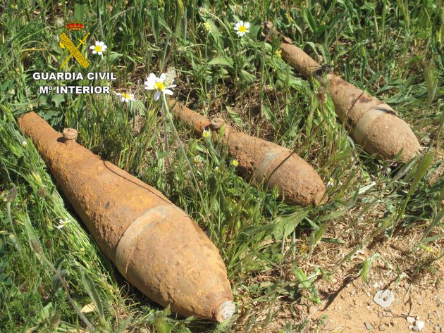 La Guardia Civil desactiva tres granadas de mortero originarias de la Guerra Civil en Copernal (Guadalajara): Un agricultor encuentra en Copernal 3 granadas de mortero de la Guerra Civil La Guardia Civil desactiva tres granadas de mortero originarias de la Guerra Civil en Copernal (Guadalajara): Un agricultor encuentra en Copernal 3 granadas de mortero de la Guerra Civil