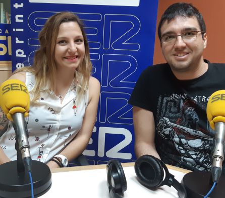 Raquel Beteta, coordinadora de la unidad, y Sergio, uno de los voluntarios. Raquel Beteta, coordinadora de la unidad, y Sergio, uno de los voluntarios.