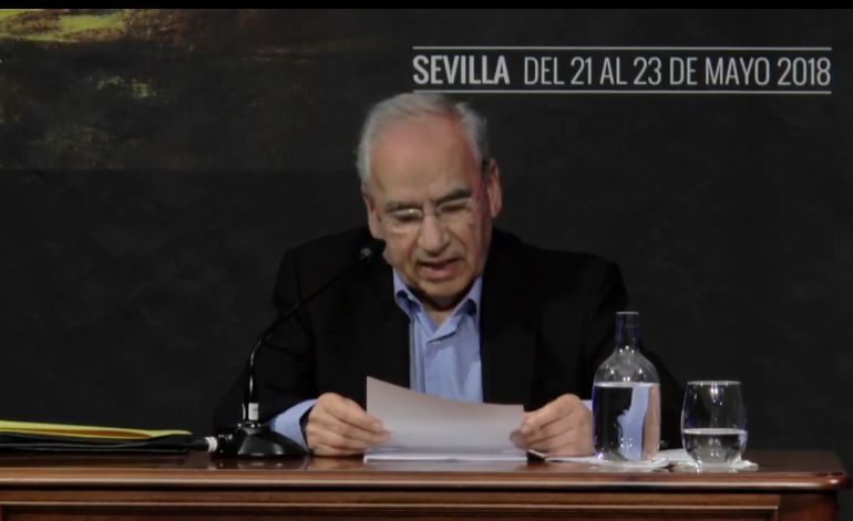 El exvicepresidente del gobierno ha inaugurado este lunes en la Fundación Cajasol las terceras jornadas Letras en Sevilla presentadas por el escritor Arturo Pérez Reverte y el periodista Jesús Vigorra
El exvicepresidente del gobierno ha inaugurado este lunes en la Fundación Cajasol las terceras jornadas Letras en Sevilla presentadas por el escritor Arturo Pérez Reverte y el periodista Jesús Vigorra