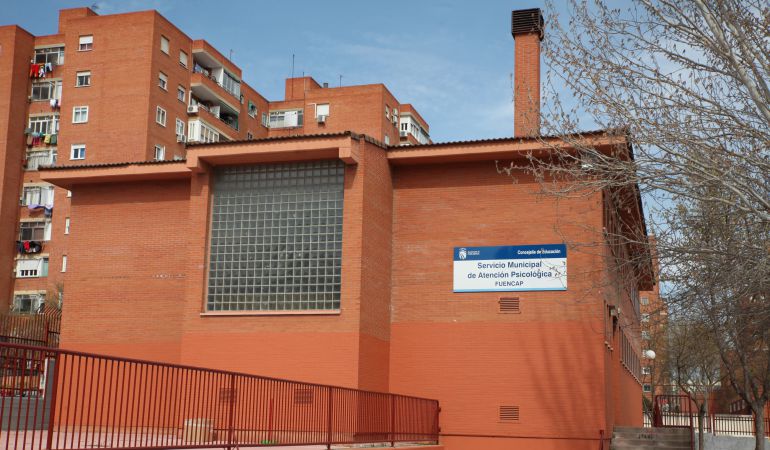 El servicio municipal FUENCAP se encuentra en el Centro Municipal de Recursos Educativos Julio Verne. El servicio municipal FUENCAP se encuentra en el Centro Municipal de Recursos Educativos Julio Verne.