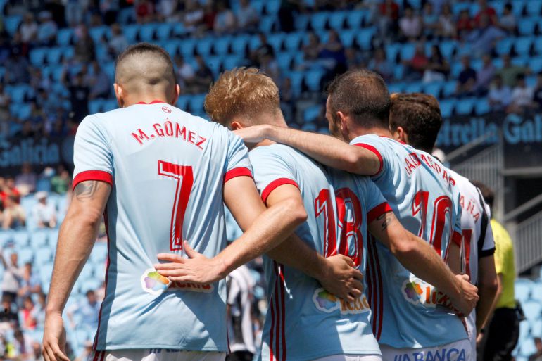 Daniel Wass celebra un gol con Aspas y Maxi Gómez Daniel Wass celebra un gol con Aspas y Maxi Gómez