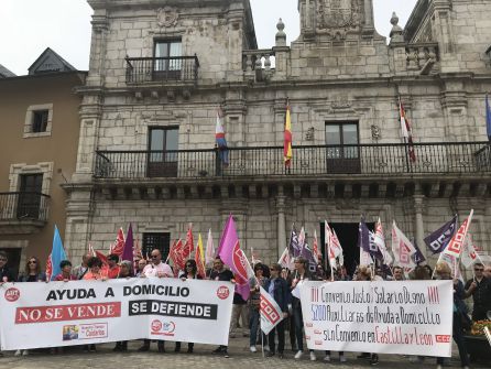 El TSJ libra a Ponferrada de pagar a Carflor y a Clece por "horas muertas" El TSJ libra a Ponferrada de pagar a Carflor y a Clece por "horas muertas"