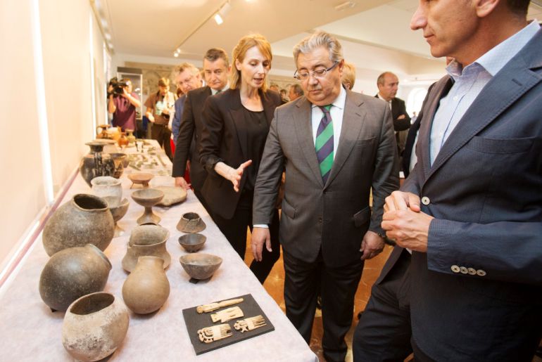 El Museo Arqueológico recibe casi 800 piezas incautadas por la Policía El Museo Arqueológico recibe casi 800 piezas incautadas por la Policía