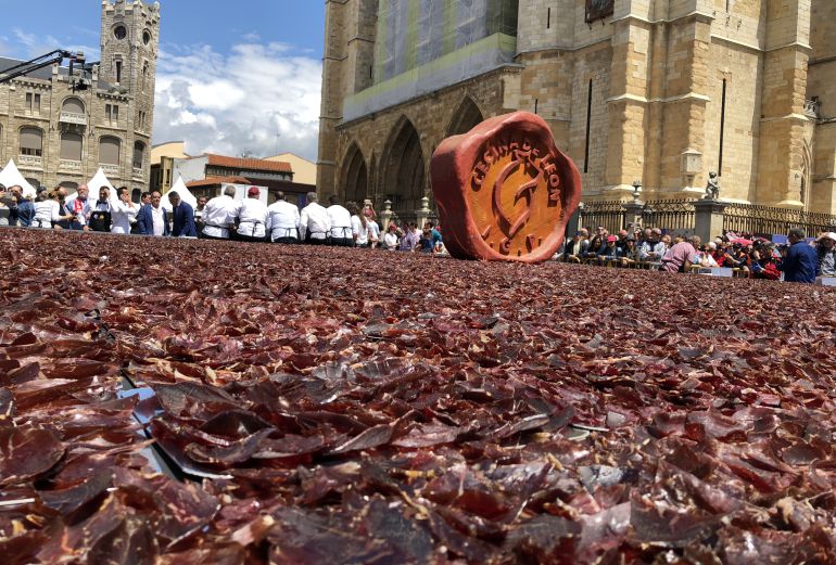 80 metros cuadrdos cubiertos totalmente de cecina 80 metros cuadrdos cubiertos totalmente de cecina