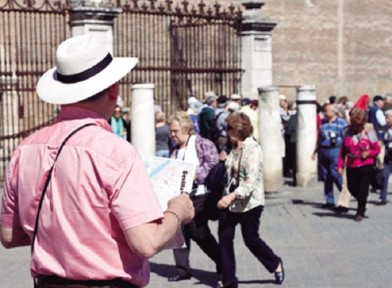 Abril bate su record histórico de turismo al rozar Sevilla el 85% de ocupación. Abril bate su record histórico de turismo al rozar Sevilla el 85% de ocupación.