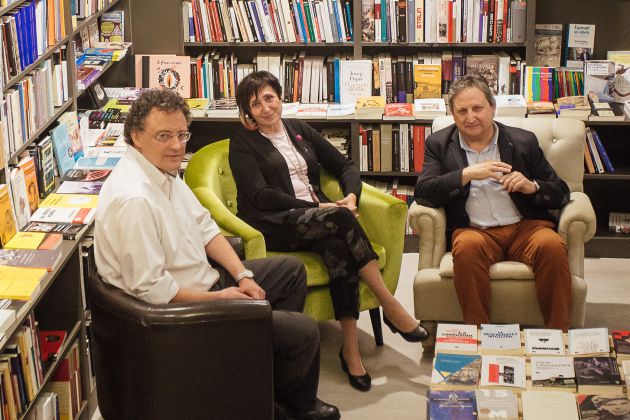Los escritores Luis Leante, Elia Barceló y José Luis Ferri, en la librería Pynchon&Co Los escritores Luis Leante, Elia Barceló y José Luis Ferri, en la librería Pynchon&Co