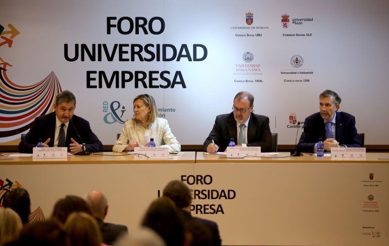 Las titulaciones de letras tienen escasas salidas laborales Las titulaciones de letras tienen escasas salidas laborales