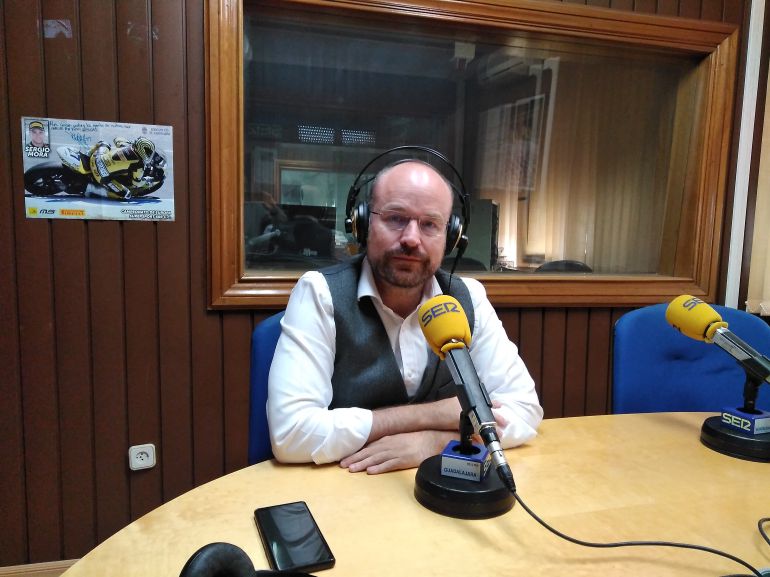Alejandro Ruiz, en los estudios de SER Guadalajara. Alejandro Ruiz, en los estudios de SER Guadalajara.