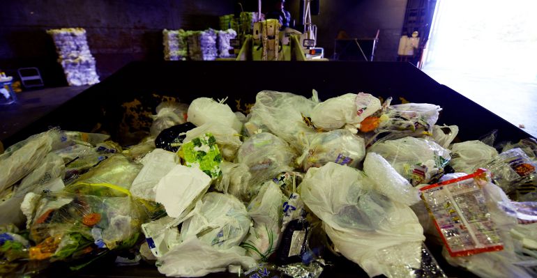 El objetivo es reutilizar y reciclar materiales para aumentar la sostenibilidad El objetivo es reutilizar y reciclar materiales para aumentar la sostenibilidad