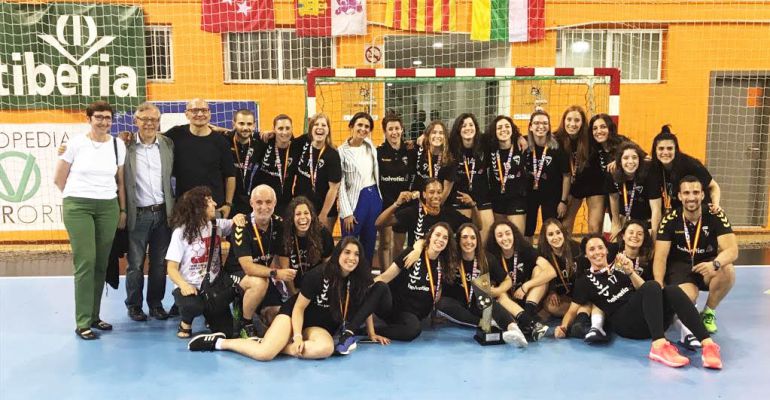 Las chicas del Helvetia vuelven a la máxima categoría del balonmano femenino Las chicas del Helvetia vuelven a la máxima categoría del balonmano femenino