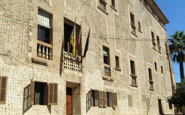 Un juzgado de Palma desestima el recurso de la Delegación de Gobierno contra las ayudas del catalán en Pollença Un juzgado de Palma desestima el recurso de la Delegación de Gobierno contra las ayudas del catalán en Pollença