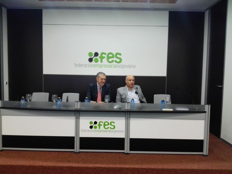 El presidente de FES, Andrés Ortega y Jesús Velasco, gerente de Avícola Velasco. El presidente de FES, Andrés Ortega y Jesús Velasco, gerente de Avícola Velasco.