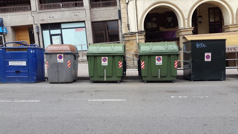 Zona de contenedores de basura en el centro de Eibar Zona de contenedores de basura en el centro de Eibar