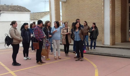 En su visita, sele ha explicado a Yolanda Caballero cuales son los motivos por los que se solicitan las mejoras En su visita, sele ha explicado a Yolanda Caballero cuales son los motivos por los que se solicitan las mejoras