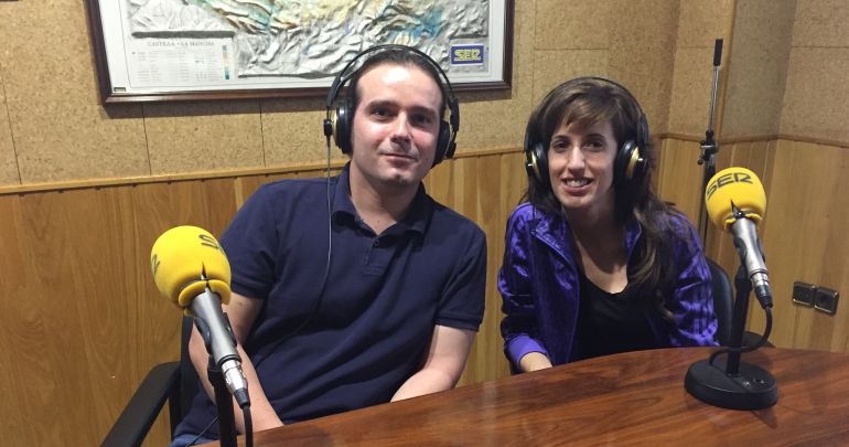 El neuropsicólogo Daniel Sánchez y la coordinadora de la 'Escuela de Salud Beatriz' Hernández en el estudio de SER Cuenca en uno de los programas. El neuropsicólogo Daniel Sánchez y la coordinadora de la 'Escuela de Salud Beatriz' Hernández en el estudio de SER Cuenca en uno de los programas.