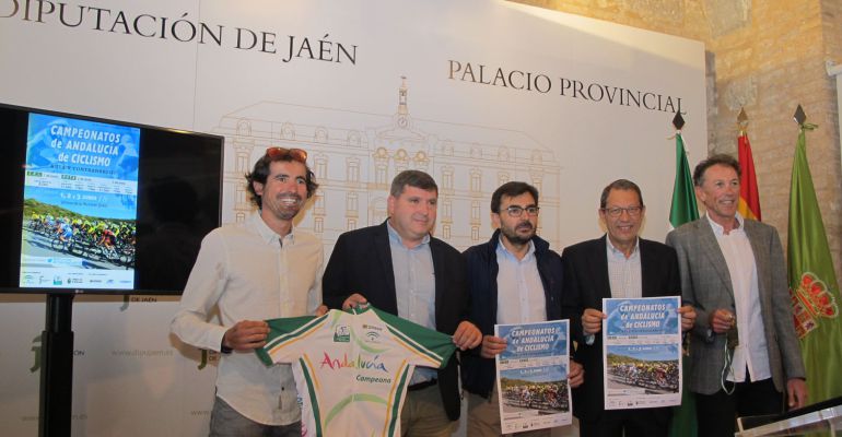 Representantes políticos y deportivos que participan en la organización del Campeonato de Andalucía de Ciclismo. Representantes políticos y deportivos que participan en la organización del Campeonato de Andalucía de Ciclismo.