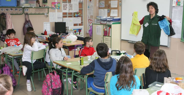 Los escolares han aprendido los gestos que hay que hacer día a día para tener un colegio más sostenible Los escolares han aprendido los gestos que hay que hacer día a día para tener un colegio más sostenible