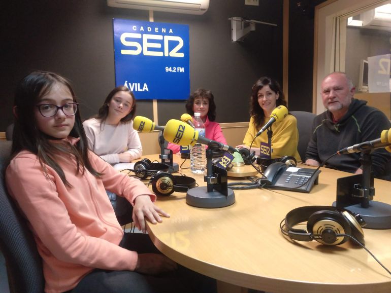 Silvia Burguillo, Zoe Martín, Maria del Carmen Elena, Ruth López y Carlos del Solo Silvia Burguillo, Zoe Martín, Maria del Carmen Elena, Ruth López y Carlos del Solo