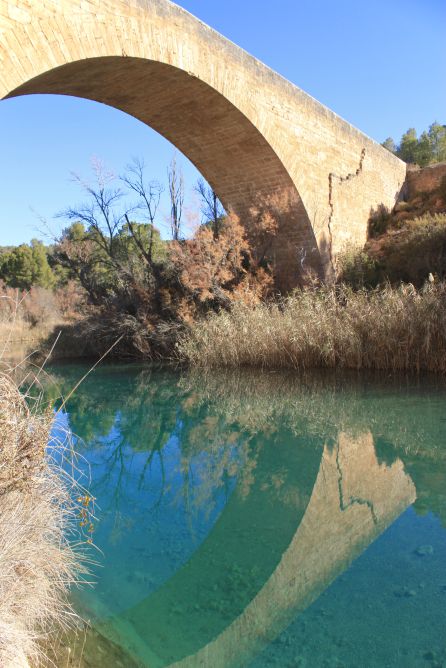 Puente de Vadocañas, sobre el río Cabriel. Puente de Vadocañas, sobre el río Cabriel.