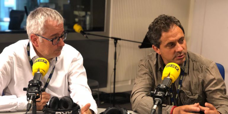 El periodista Alfonso Armada y François Musseau, creador de 'Diario Vivo', durante la entrevista El periodista Alfonso Armada y François Musseau, creador de 'Diario Vivo', durante la entrevista