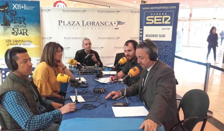 Los ganadores del certamen literario han sido anunciados en un programa especial de 'Hoy por Hoy Madrid Sur' en el centro comercial Plaza Loranca 2 Los ganadores del certamen literario han sido anunciados en un programa especial de 'Hoy por Hoy Madrid Sur' en el centro comercial Plaza Loranca 2