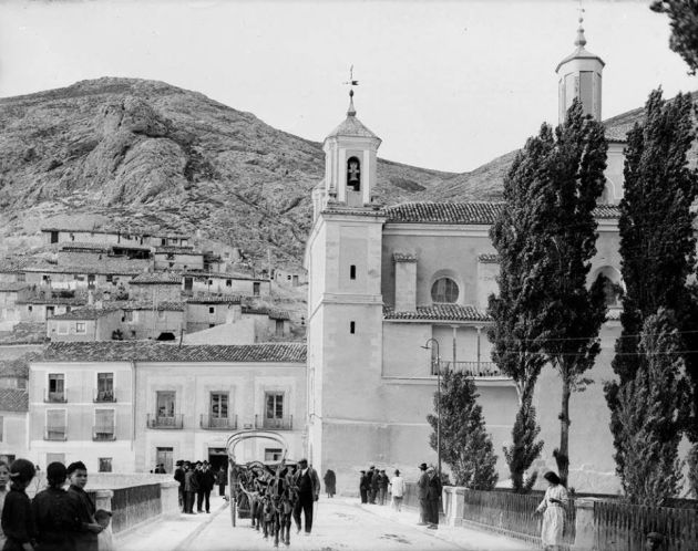 San Antón con carro de mula, sin la segunda planta del edificio. San Antón con carro de mula, sin la segunda planta del edificio.