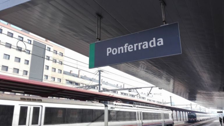 Estación ferrocarriles Estación ferrocarriles