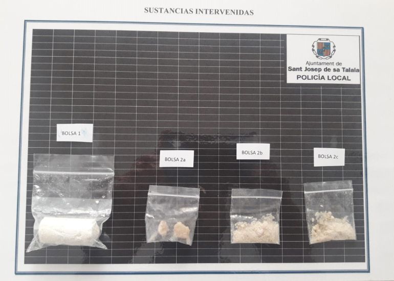 Taxis: Interceptado un taxista pirata que escondía droga en su vehículo Taxis: Interceptado un taxista pirata que escondía droga en su vehículo