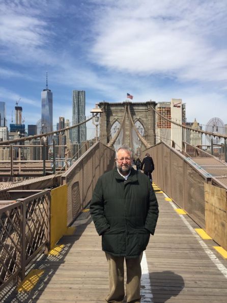 Orozco en el Puente de Brooklyn Orozco en el Puente de Brooklyn