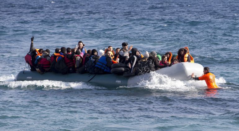 Misión de rescate de refugiados de Proemaid en el Mediterráneo central y Lesbos. Misión de rescate de refugiados de Proemaid en el Mediterráneo central y Lesbos.