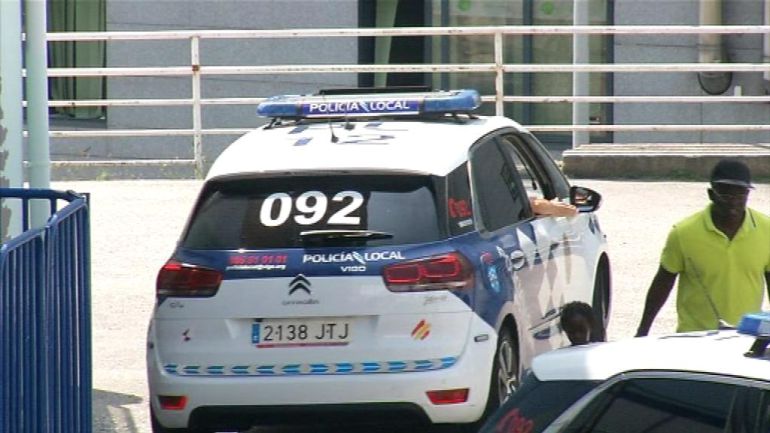 Desalojan un restaurante con más de 200 personas y una quedada con un centenar de vehículos en Vigo Desalojan un restaurante con más de 200 personas y una quedada con un centenar de vehículos en Vigo