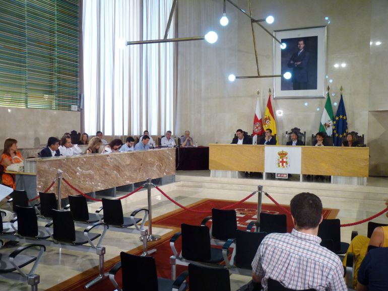 Uno de los plenos celebrados en el Ayuntamiento de Almería. Uno de los plenos celebrados en el Ayuntamiento de Almería.