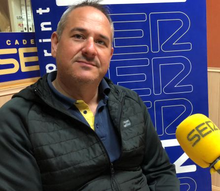 El gerente de ‘Neumáticos por poco’ es Alejandro Barbosa. El gerente de ‘Neumáticos por poco’ es Alejandro Barbosa.