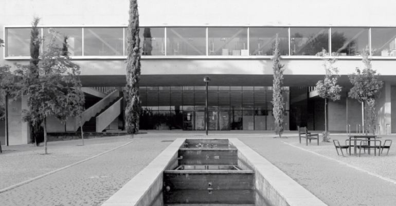 La universidad mantiente algunos de sus cursos y presenta novedades para el próximo curso La universidad mantiente algunos de sus cursos y presenta novedades para el próximo curso