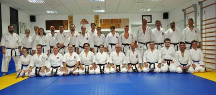 Asistentes al entrenamiento Asistentes al entrenamiento