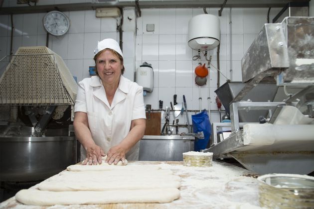 María Nieves Sánchez, fotografiada en su panadería para el proyecto del fotógrafo Eduardo Mayorga titulado 'Mujeres de Ávila. Retrato rural' que se está exponiendo en distintos municipios de la provincia María Nieves Sánchez, fotografiada en su panadería para el proyecto del fotógrafo Eduardo Mayorga titulado 'Mujeres de Ávila. Retrato rural' que se está exponiendo en distintos municipios de la provincia