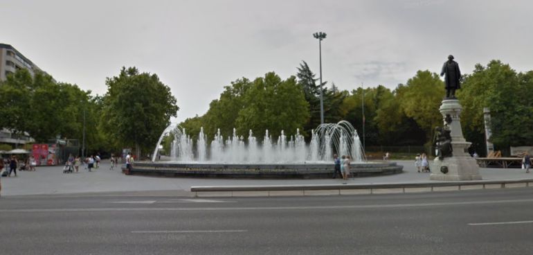El Ayuntamiento vallará y vaciará la fuente situada en la plaza de Zorrilla El Ayuntamiento vallará y vaciará la fuente situada en la plaza de Zorrilla