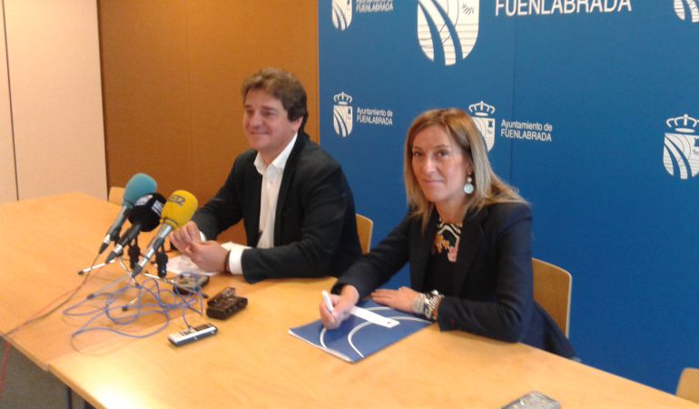 Javier Ayala, con la concajala de Urbanismo Ana Pérez Javier Ayala, con la concajala de Urbanismo Ana Pérez
