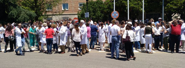 Doscientos sanitarios contra las agresiones Doscientos sanitarios contra las agresiones