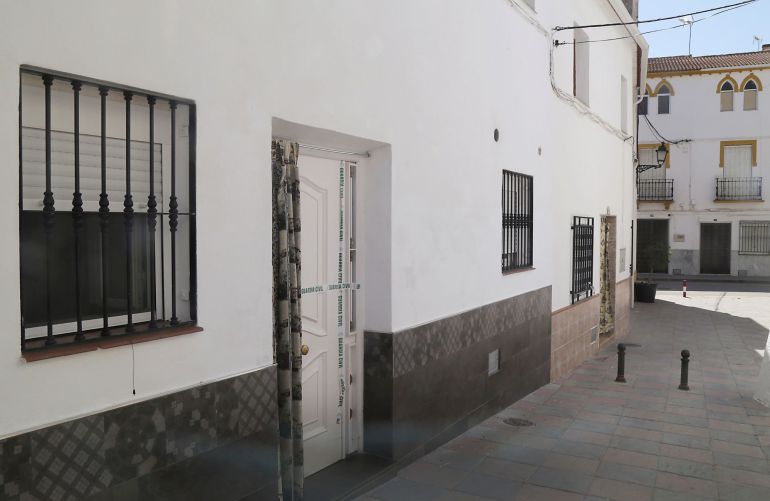 Aquí vivía la víctima de violencia de género de Guadahortuna (Granada) Aquí vivía la víctima de violencia de género de Guadahortuna (Granada)