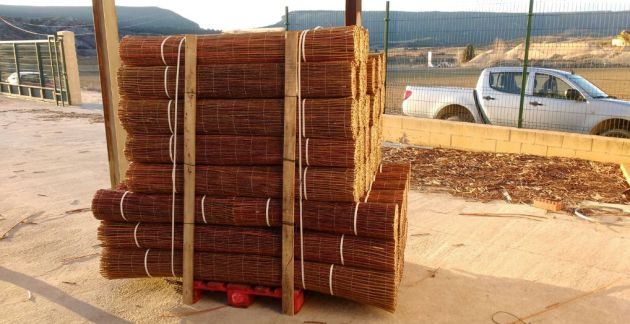 Rollos de mimbre para cerramientos. Rollos de mimbre para cerramientos.