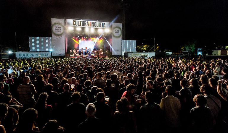 El festival espera una afluencia de entre tres mil y cuatro mil personas por noche de conciertos. El festival espera una afluencia de entre tres mil y cuatro mil personas por noche de conciertos.