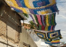 Reciclar bolsas de plástico para combatir las altas temperaturas