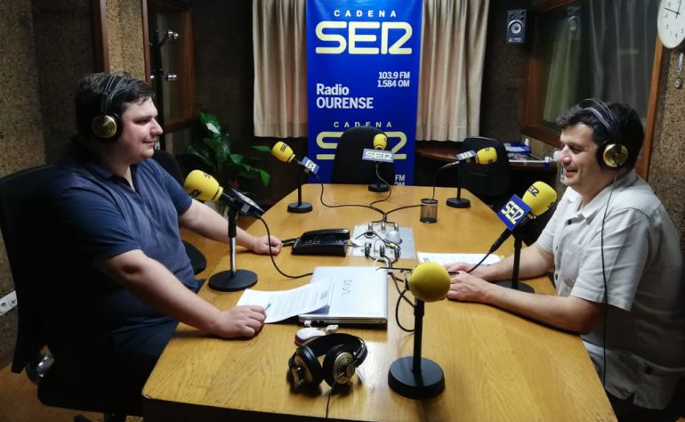 El portavoz socialista en los estudios de Radio Ourense El portavoz socialista en los estudios de Radio Ourense